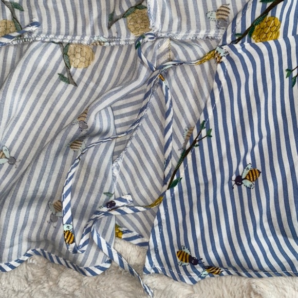 ONE CLOTHING Wrap Top Bee Print Blue Stripe - Picture 3 of 8